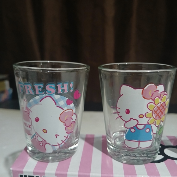 Hello Kitty Shot Glassware Set Of 4 ~ 1.5oz Each (NEW) - Picture 3 of 10
